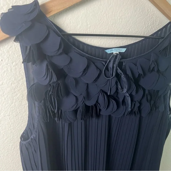 Anthropologie Navy Petal Pleated Blouse by Leif Notes Sz 4 - Picture 4 of 9